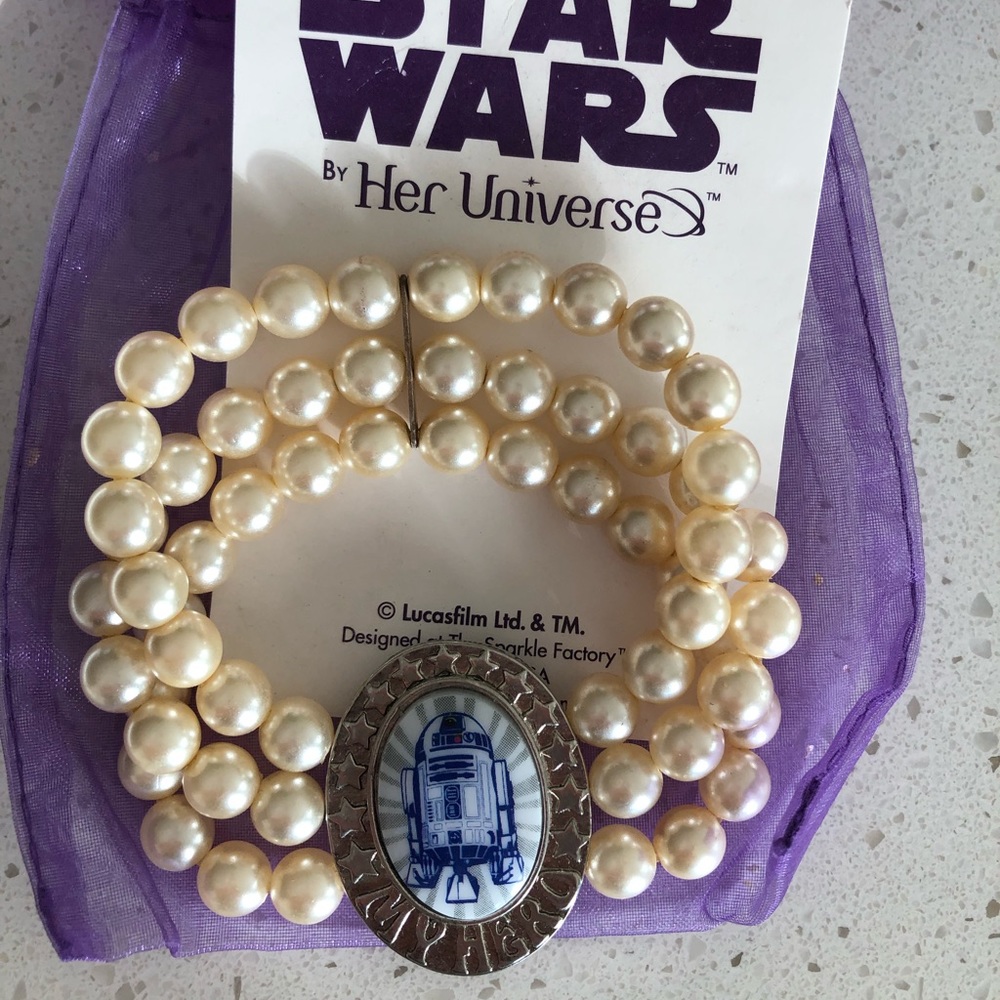 Tarina Tarantino x Her Universe R2D2 Bracelet